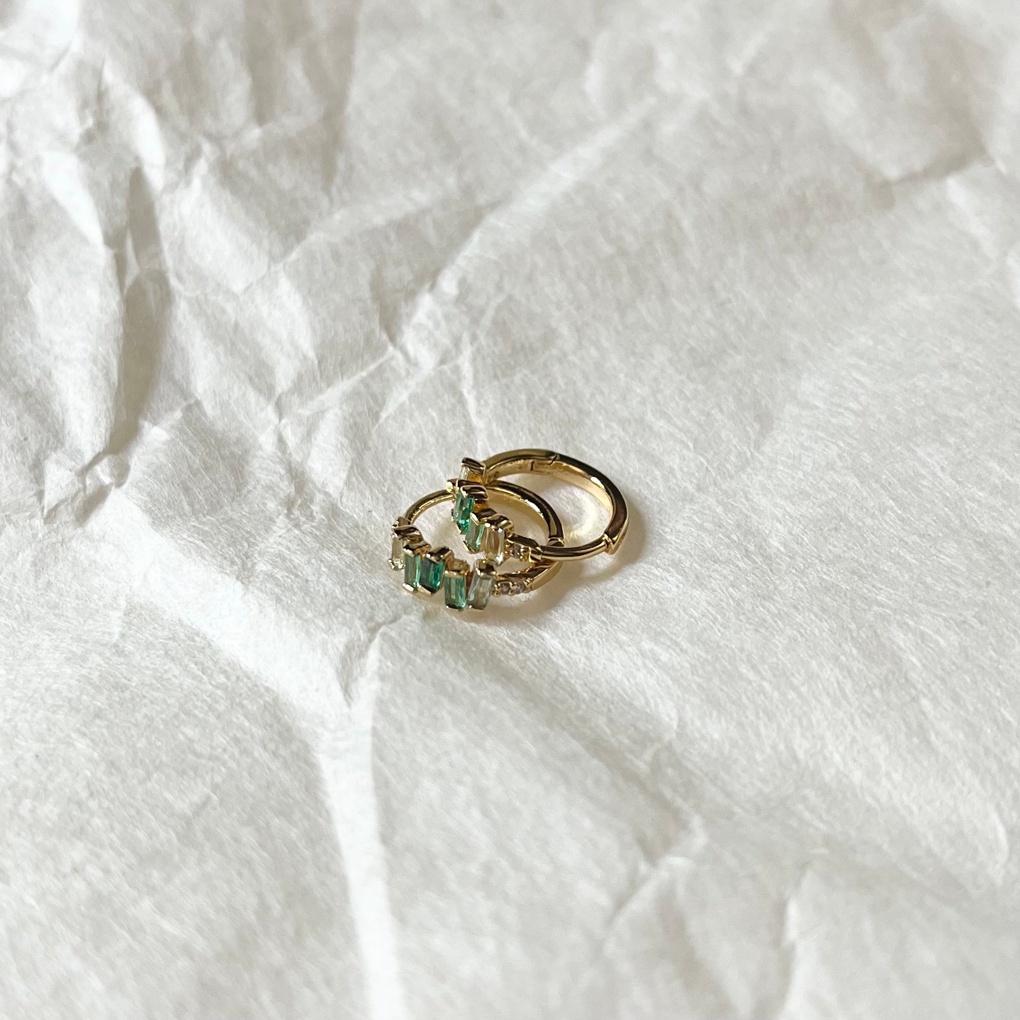 Bezel huggie earring