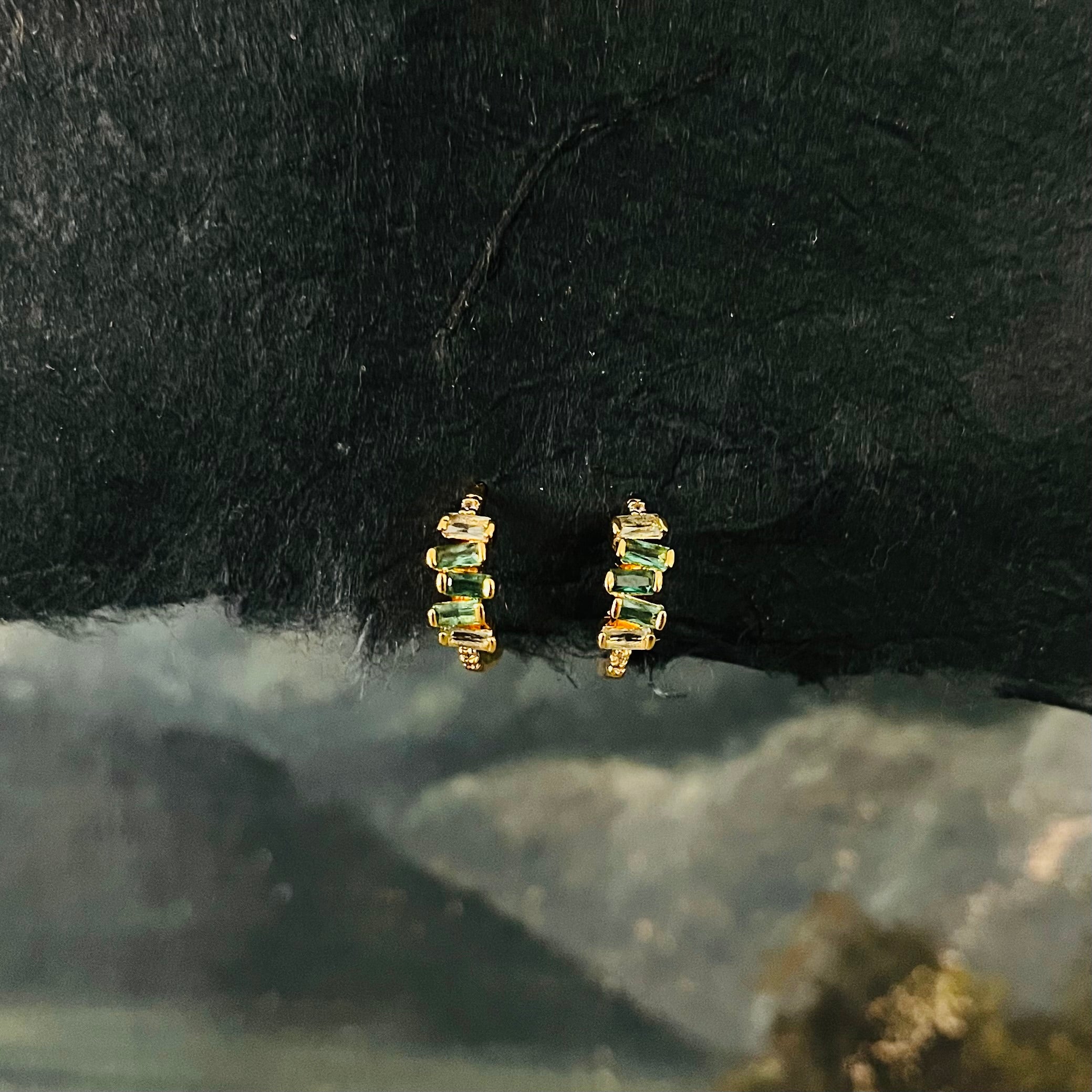 gold huggie ombre baugette earrings