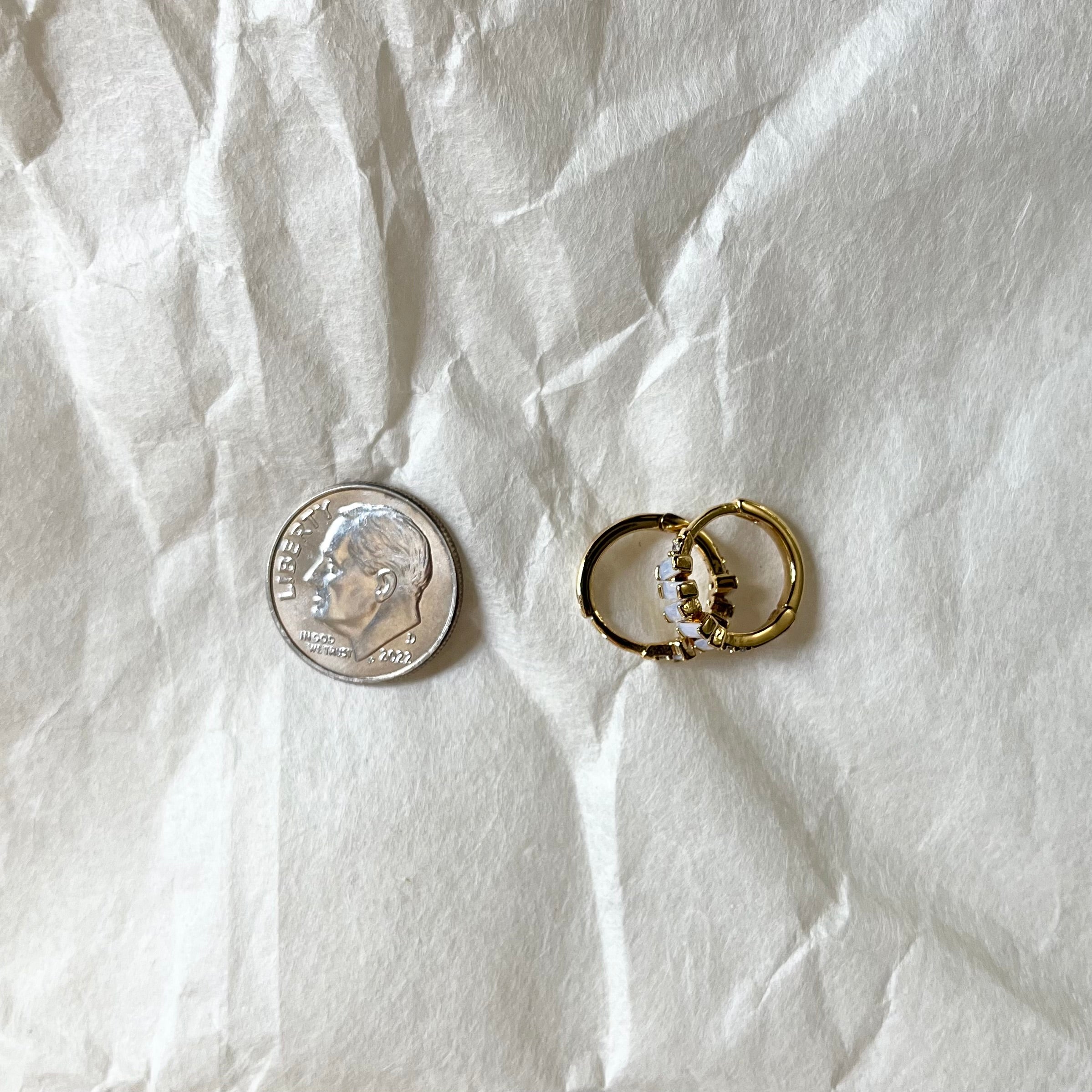 Bezel huggie earring