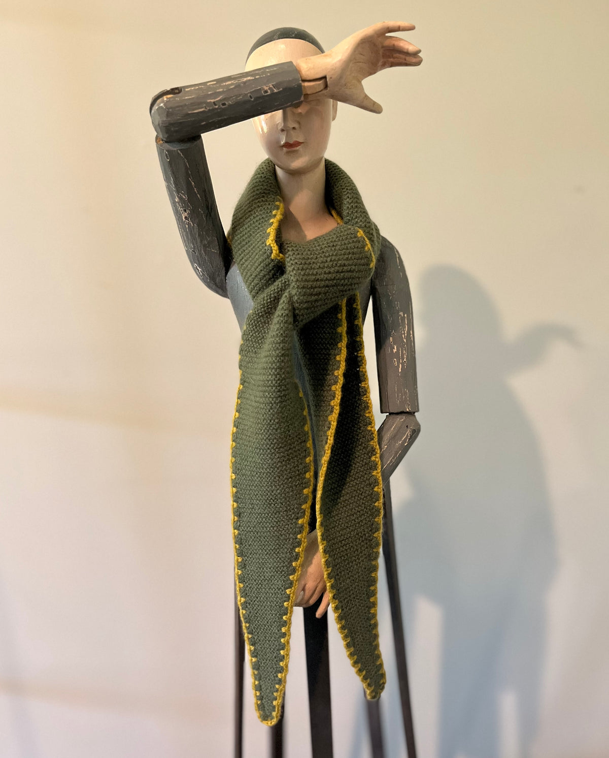 Cashmere Triangle neck scarf.