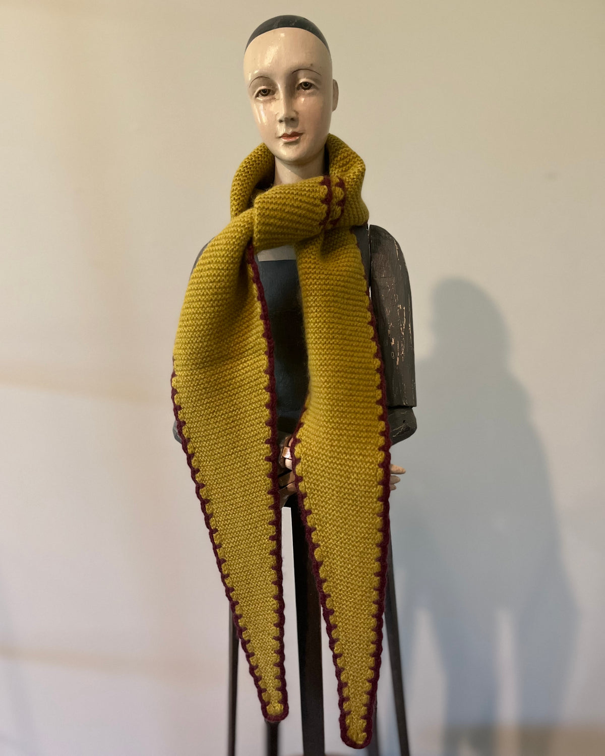 Cashmere Triangle neck scarf.