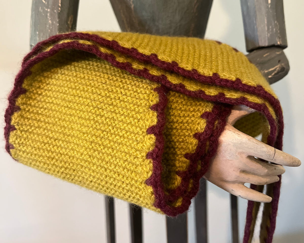 Cashmere Triangle neck scarf.