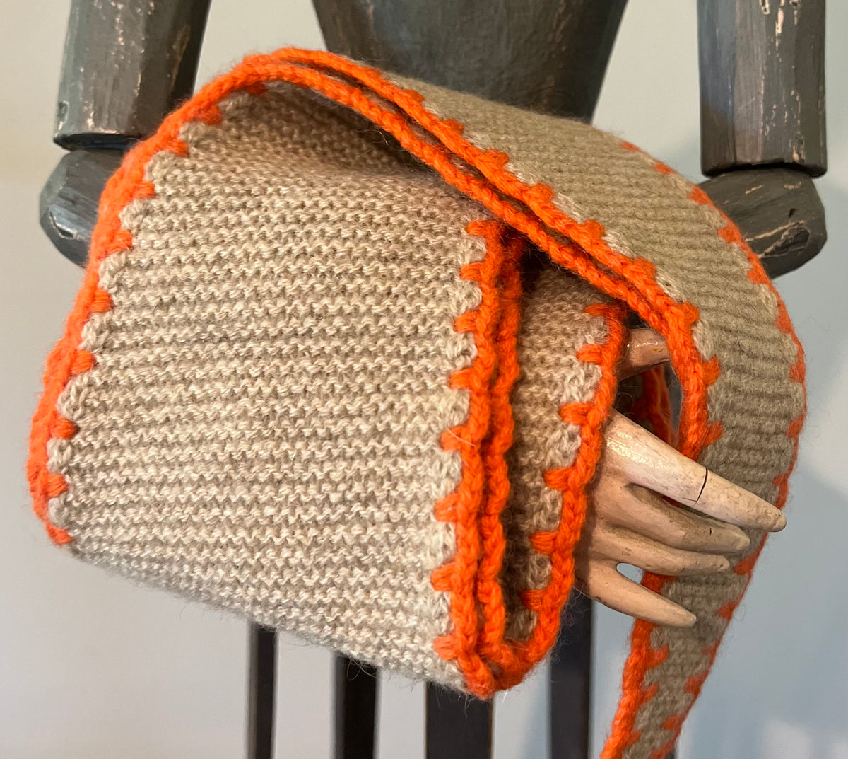 Cashmere Triangle neck scarf.