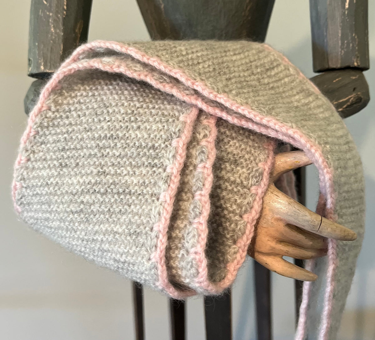 Cashmere Triangle neck scarf.