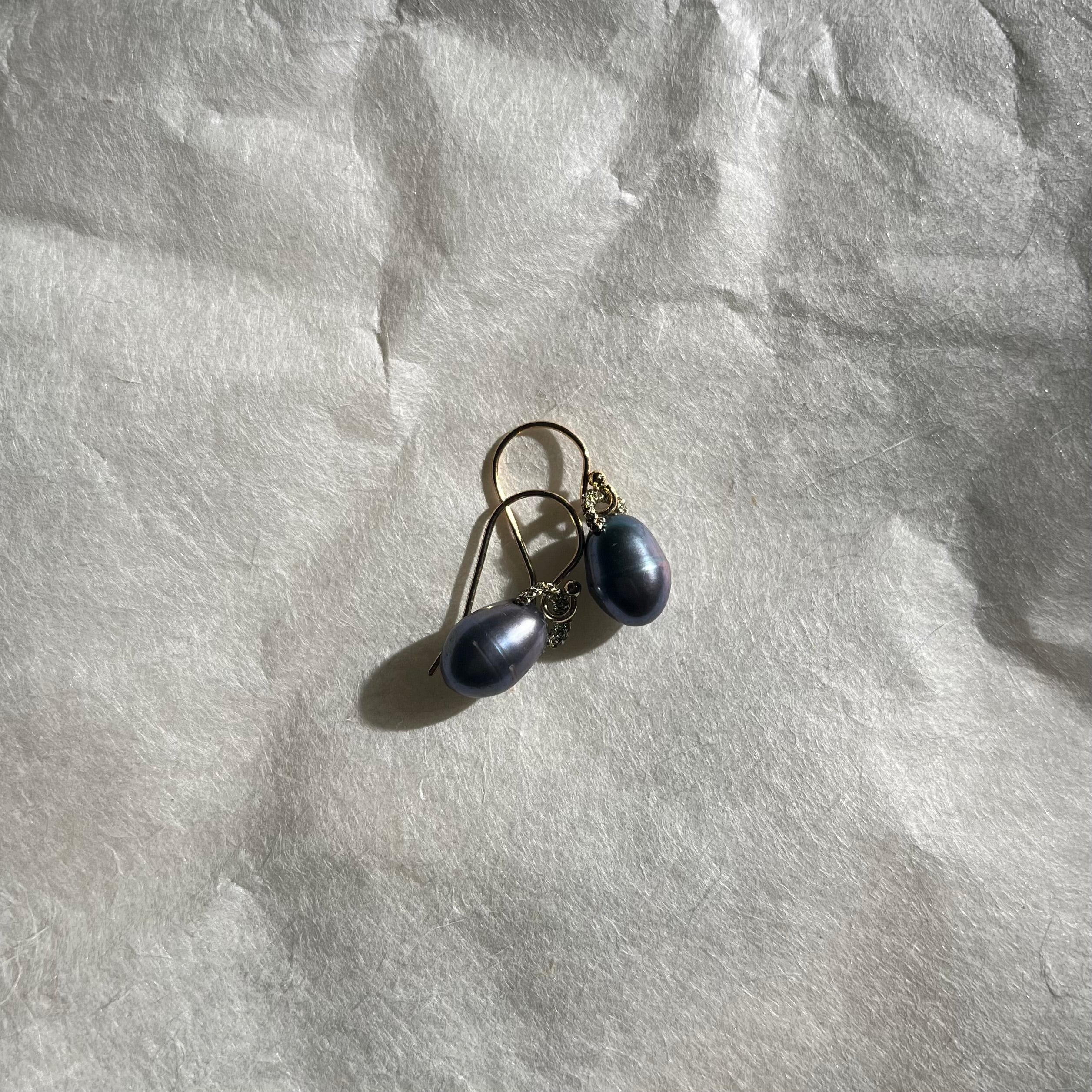 Dark Grey Pearl Earrings